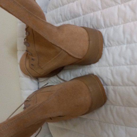 Belleville Men's Suede Boots Tan Lace Up Vibram Soles Sz 9.5 R - Picture 3 of 7